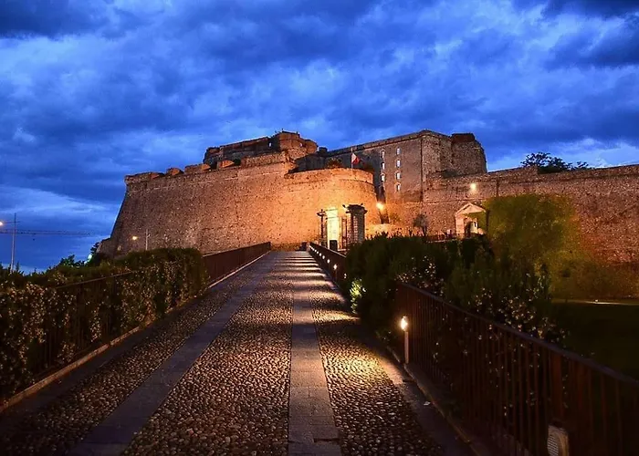 Suite In Centro Storico Porto Di Savona-Spiagge