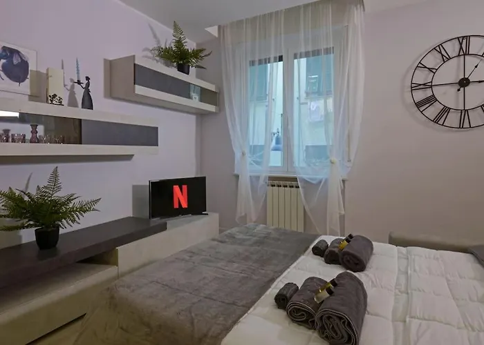 Suite In Centro Storico Porto Di Savona-Spiagge
